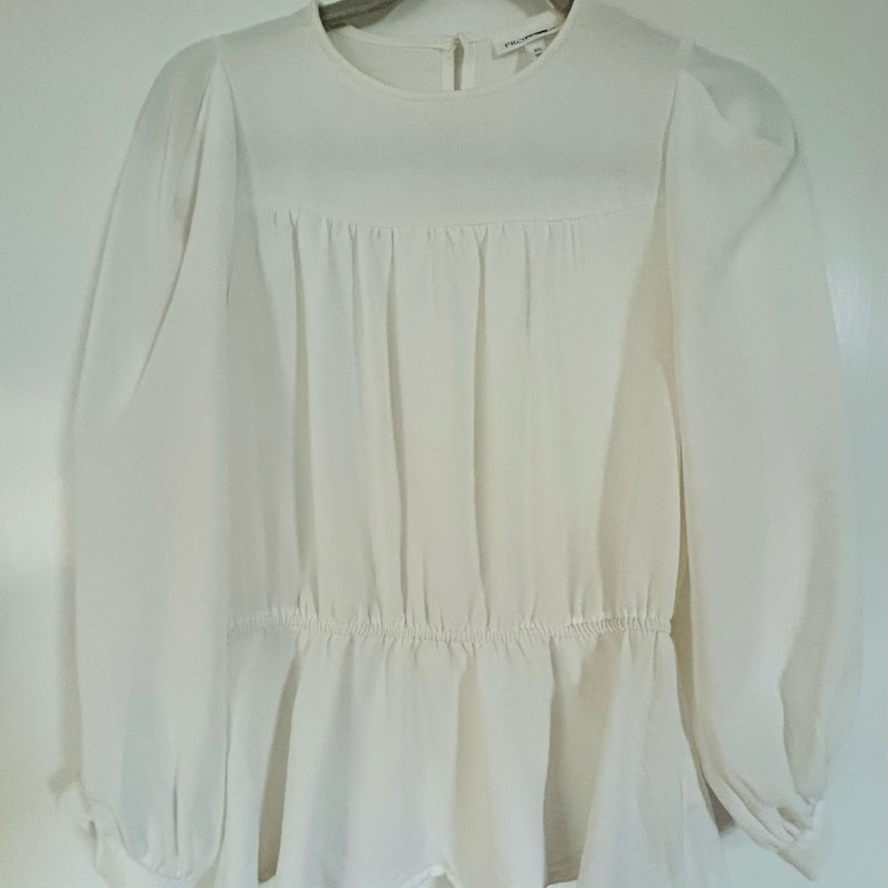 Elegant White Women's Blouse - Picture 3 of 9